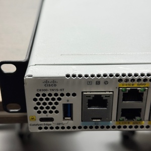 C8300-1N1S-6T V01 usado - Product Image 2