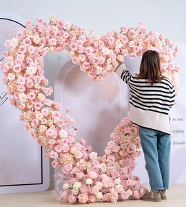 8フィート ハート形 アーチスタイル バラの花 背景幕 屋外ウェディングイベント フローラルアレンジメント メタル素材 パーティー用 - Product Image 5