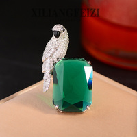 XILIANGFEIZI Nouvelle Broche Géométrique en Cristal Papillon Exquise, Créative et de Niche, Corsage Haut de Gamme