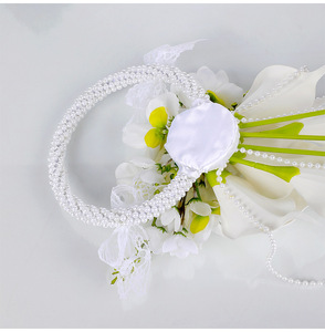 Bouquet da sposa a cascata con calla in poliuretano e perle artificiali, fiori da matrimonio a mano, per San Valentino - Product Image 6
