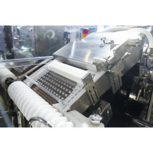 Equipo <span class=keywords><strong>de</strong></span> llenado <span class=keywords><strong>de</strong></span> jarabe para la tos líquido preciso operado digitalmente <span class=keywords><strong>Aparato</strong></span> <span class=keywords><strong>de</strong></span> sistema <span class=keywords><strong>de</strong></span> dosificación <span class=keywords><strong>de</strong></span> vidrio <span class=keywords><strong>de</strong></span> <span class=keywords><strong>glucosa</strong></span> automatizado - Product Image 4