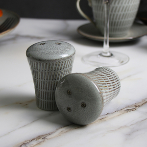 Ensemble de vaisselle en céramique de Chaozhou, ensemble de sel et de poivre en porcelaine, <span class=keywords><strong>design</strong></span> vintage, salière et poivrière en céramique - Product Image 1