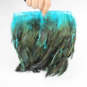 Plume de coq irisée Schlappen teintée, garniture de 15-20 cm, dégradé jaune-vert, frange moelleuse et douce pour costume de carnaval ou robe de mariée - Product Image 4