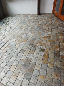 رصف مرصع بالحصى من الكوارتز الأبيض البيج بتصميم حديث ، دعم خارجي مزين بأسعار منخفضة لحمام السباحة والفناء - Product Image 5