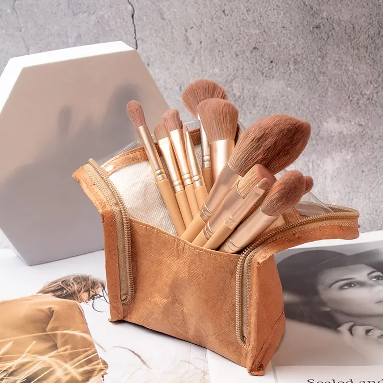 Professional Custom 12 PCS Wooden Handle Makeup Brush Set Cosmetic With Bag Wholesale Vendors