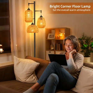 Lámpara de pie rústica de hierro con pantallas de ratán beige, altura ajustable para sala de estar o estudio - Product Image 4