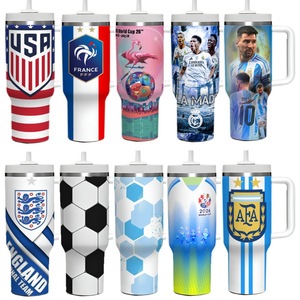 Nouvelle arrivée : Tasse isotherme de sport pour le football, 40 onces, réutilisable, portable, pour l'extérieur, tasse de voyage, tasse à café avec poignée - Product Image 1