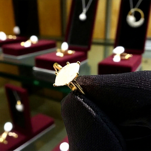 Anillo de Compromiso con Moissanita Corte Marquesa, Chapado en Oro de 18K, con Seis Puntas, Anillo de Boda Solitario para Mujer - Product Image 1