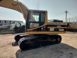 Excavatrice sur chenilles Caterpillar 320BL d'occasion pour la construction, prête à l'emploi immédiat. - Product Image 6