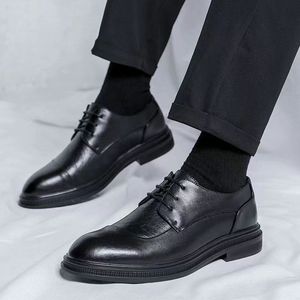 รองเท้าหนังผู้ชายแบบเบาสบาย สไตล์อังกฤษ รุ่นปี 2026 พื้นนุ่ม เพิ่มความสูง ใช้ได้หลากหลายโอกาส ทั้งทางการ ธุรกิจ และลำลอง - Product Image 2