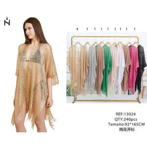 Paréo de plage tricoté à franges Angelina, col en V, coupe ample, 92x165cm - Product Image 3