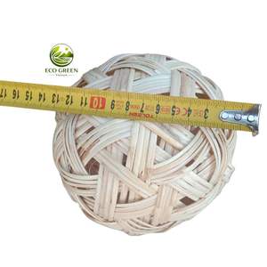 Decoración navideña y regalos de alta calidad: Bola de ratán vietnamita, juguete circular de ratán, cesta de decoración natural hecha a mano. - Product Image 6