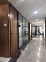 Modern Solid Wood Accordion Sliding Partition Door Thermal Insulation Finished Surface for Office/Conference Rooms Modern Design