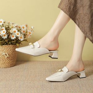 Mules blanches à bout ouvert avec boucle dorée et strass, mocassins à enfiler pour femme, été automne, talon de 6 cm, confortables toutes saisons - Product Image 2