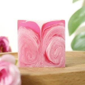 Jabón Íntimo Natural de Pétalos de Rosa Hecho a Mano, Jabón Probiótico para la Zona Íntima, Jabón Facial y Corporal con Aceite de Oliva, Marca Privada - Product Image 4