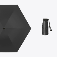 Mini parapluie de poche de protection UV enduit noir à cinq plis Logo ultra-léger publicité pluie de voyage pour adultes