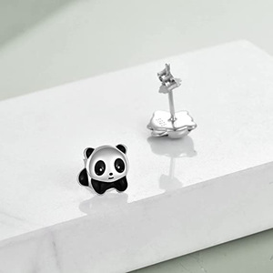 Orecchini a perno con simpatico panda dei cartoni animati, gioielli da donna alla moda e unici, regalo souvenir - Product Image 5