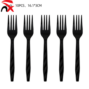 Ensemble de faveurs de fête sur le thème du football en gros, assiettes à dîner, assiettes à dessert, serviettes, parfait pour les fêtes d'anniversaire sur le thème du football, les célébrations - Product Image 6
