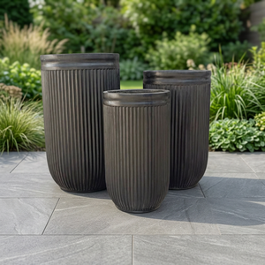 Jardinière haute contemporaine en fibre de béton pour le style de jardin extérieur et l'affichage de plantes - Product Image 1
