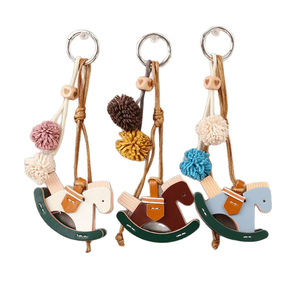 QY Llavero Caballo Mecedor De Cuero Colgante De Moda Para Bolso Accesorio Para Mujeres - Product Image 5
