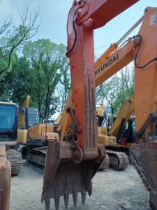 Doosan-Excavadora de segunda mano hidráulica de 21 toneladas, maquinaria de movimiento de tierra, gran potencia en stock para la venta - Product Image 2