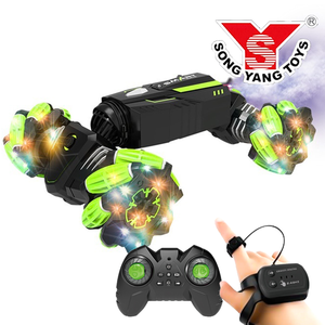 Auto Telecomandata SOYANG con Sensore di Gesti, Capovolge e Lancia Spruzzi LED, Giocattolo per Bambini, Vendita all'Ingrosso - Product Image 1