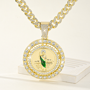 Collar de Circonita Cúbica con Colgante de Moneda Mexicana de San Judas, Chapado en Oro, Joyería Religiosa - Product Image 2