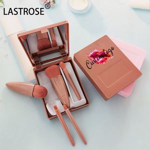ชุดแปรงแต่งหน้าขนาดเล็ก 5 ชิ้น สีชมพูน่ารัก พร้อมกระจกพกพา ขนแปรงนุ่ม ใช้ได้กับรองพื้นและแป้ง - Product Image 3