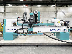 <span class=keywords><strong>Tour</strong></span> à <span class=keywords><strong>bois</strong></span> CNC à 4 axes à grande vitesse <span class=keywords><strong>avec</strong></span> changement d'outil automatique pour la fabrication de colonnes en <span class=keywords><strong>bois</strong></span> massif - Product Image 2