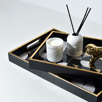 Plateau de service en marbre noir de luxe avec poignées dorées, plateau à café moderne, plateau de service décoratif pour la décoration de la maison