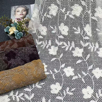 Tissu en dentelle florale 3D chenille personnalisé OEM ODM, fleurs brodées blanches, filet nid d'abeille pour robe de mariée