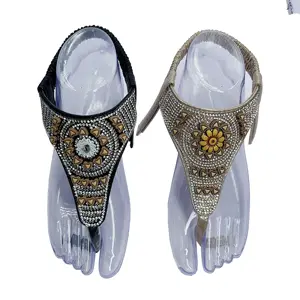 Scarpe con design a diamante fatte a mano semilavorate decorazione con strass superiore fiore in materiale PU come la tomaia del sandalo da donna