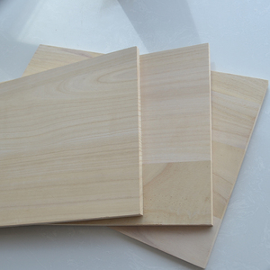 <span class=keywords><strong>Planche</strong></span> <span class=keywords><strong>de</strong></span> bois massif collée sur les bords pour le bricolage et le travail artisanal - Product Image 1