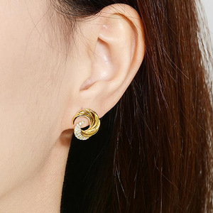 Orecchini a Perno Ispirati alle Onde dell'Oceano con Zirconi Scintillanti, Eleganti Orecchini da Donna alla Moda, Gioielli per Uso Quotidiano, Regalo - Product Image 4
