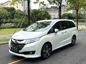 Honda Odyssey 2.4L CVT 7 places MPV 2015 Voitures d'occasion Voitures de seconde main Voiture pas chère pour l'exportation - Product Image 1