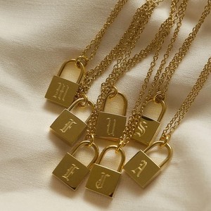 Collana con Ciondolo a Forma di Lucchetto d'Amore in Acciaio Inossidabile Placcato Oro 18k con Catena Trendy per Anniversario - Product Image 3