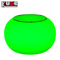 Table basse LED sphérique en forme de tambour, table lumineuse avec plateau en verre trempé, mobilier LED en plastique PE pour bar et salon, vente en gros