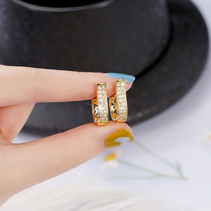 Orecchini Rotondi Cavi per Donne, Accessorio Semplice per Uso Quotidiano, Gioiello di Moda per Outfit - Product Image 6