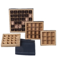 Boîte en papier kraft carrée pour chocolats avec couvercle transparent, 9/16/25/36 compartiments