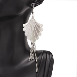 Boucles d'oreilles pendantes à pampilles en feuille d'or pour femmes, bijoux de fête tendance, boucles d'oreilles en alliage de zinc - Product Image 2