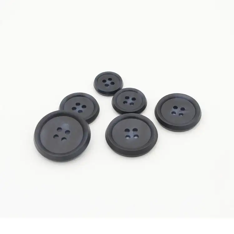 Fabricant de boutons en plastique en résine pour vêtements, boutons de chemise et manteau avec logo personnalisé en Chine