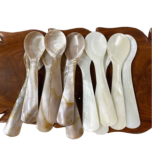 Cuillères à caviar en nacre de luxe personnalisables, fabriquées à la main, 10 ml, polissage miroir pour la restauration gastronomique et les cadeaux sur mesure - Product Image 4