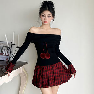 Robe mini plissée à carreaux pour femme, lavable, à épaules dénudées, avec volants et pompons, idéale pour l'automne, l'hiver et Noël - Product Image 2