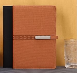 Carnet de notes A5 en cuir PU de qualité supérieure avec logo personnalisé, couverture rigide et longue boucle argentée, journal, agenda - Product Image 2