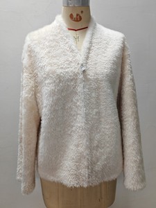<span class=keywords><strong>Cappotto</strong></span> <span class=keywords><strong>Corto</strong></span> Unisex <span class=keywords><strong>Beige</strong></span> in Pelliccia di Montone con Collo a V e Chiusura Monopetto - Giacca Calda Invernale - Product Image 5