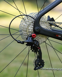 Vélo de Gravel X en Carbone 700x40c avec Freins à Disque Hydrauliques Complets et 24 Vitesses Sensah RS-24, Idéal pour la Course sur Route et le Gravel X - Product Image 6