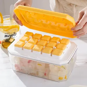 BPA Free Freezer Ice Cube Maker Easy Release Ice Cube Mold vassoio per cubetti di ghiaccio in Silicone con coperchio e cestino