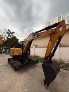 Excavadora Hidráulica Compacta SY60C de 6 Toneladas de Segunda Mano, Miniexcavadora para Trabajos de Paisajismo y Construcción Pequeña - Product Image 1