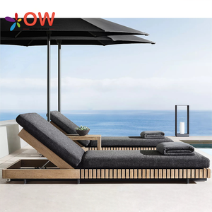 كراسي تسكع من خشب الساج لحمام السباحة في الهواء الطلق صانعة الشمس في الفنادق - Product Image 1