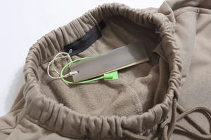 Pantalones cortos sueltos cómodos transpirables de avena oscura para hombre S22 que integran el estilo callejero crea un estilo informal - Product Image 2